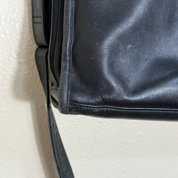 Tumi black leather expandable organizer laptop briefcase - Picture 5 of 11